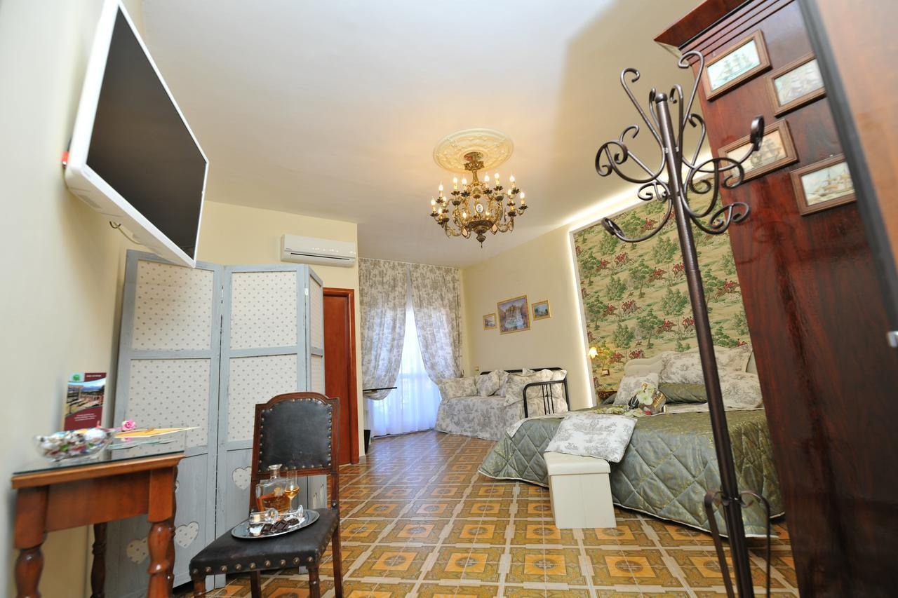 B&B Le Cycas Castellammare di Stabia Exterior photo