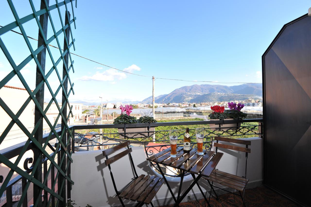 B&B Le Cycas Castellammare di Stabia Exterior photo