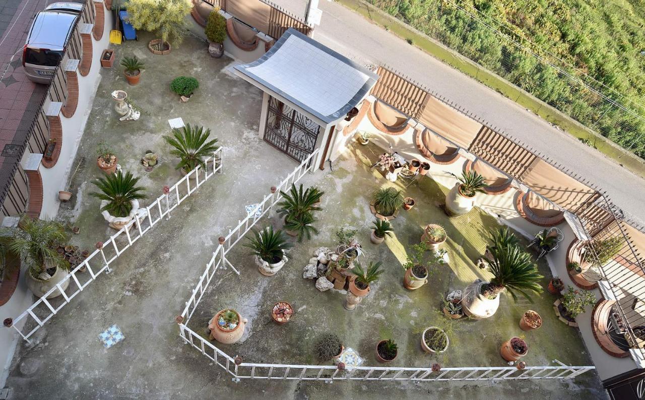 B&B Le Cycas Castellammare di Stabia Exterior photo